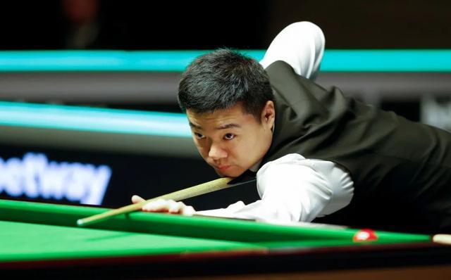 他的镜头出 他的镜头出