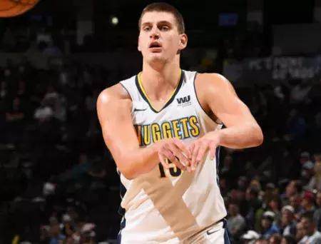 斯塔克冲到28位 竹田丽央连胜列59位